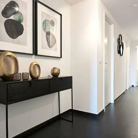 Modern White Haven Retreat Bed & Breakfast